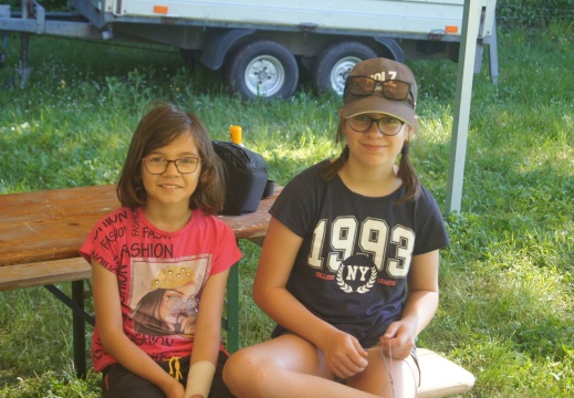 Kinder im Gruppenzelt