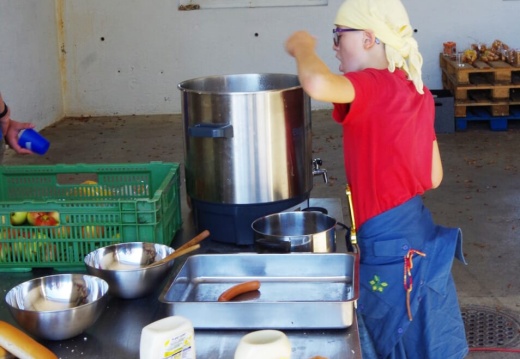 Hot-Dogs fassen