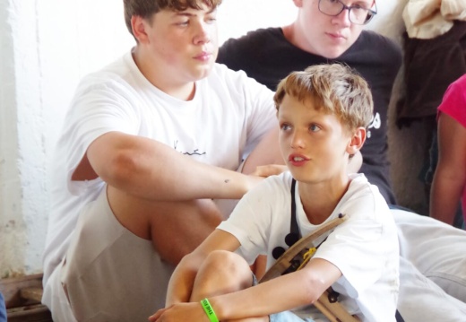 Jungs hören zu