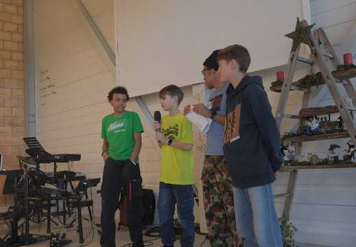 Kinder-Moderatoren bei der Gottesdienst-Probe
