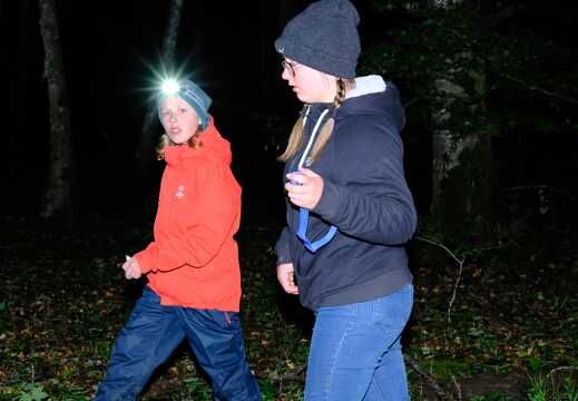 Kinder im Nachtgame