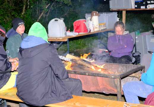 Leiter Nachts an der Feuerschale