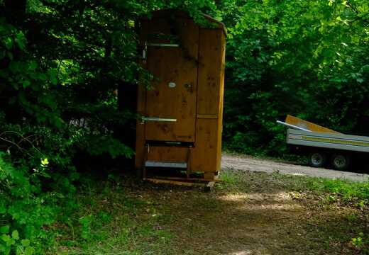 Kompotoi am Waldrand