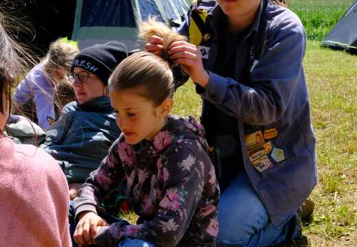 Kinder bereiten bunten Abend vor